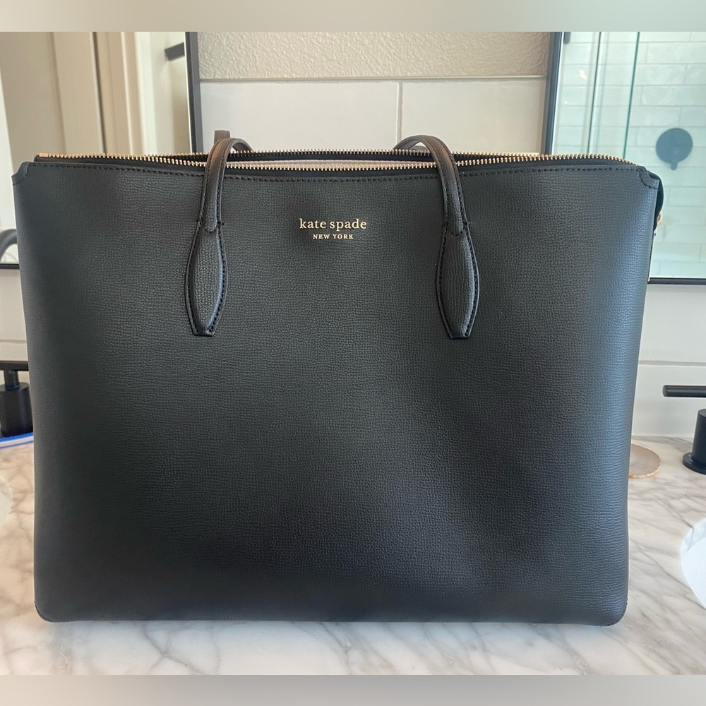 Kate spade tote, fits laptop